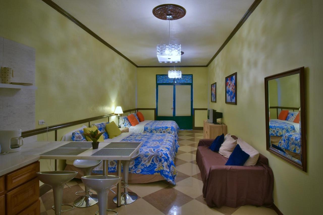 Pista Q Hostel And Apartments Oranjestad Exterior photo